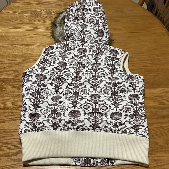 EUC Aeropostale White & Brown Faux Fur lined Vest Size XL - Picture 9 of 13